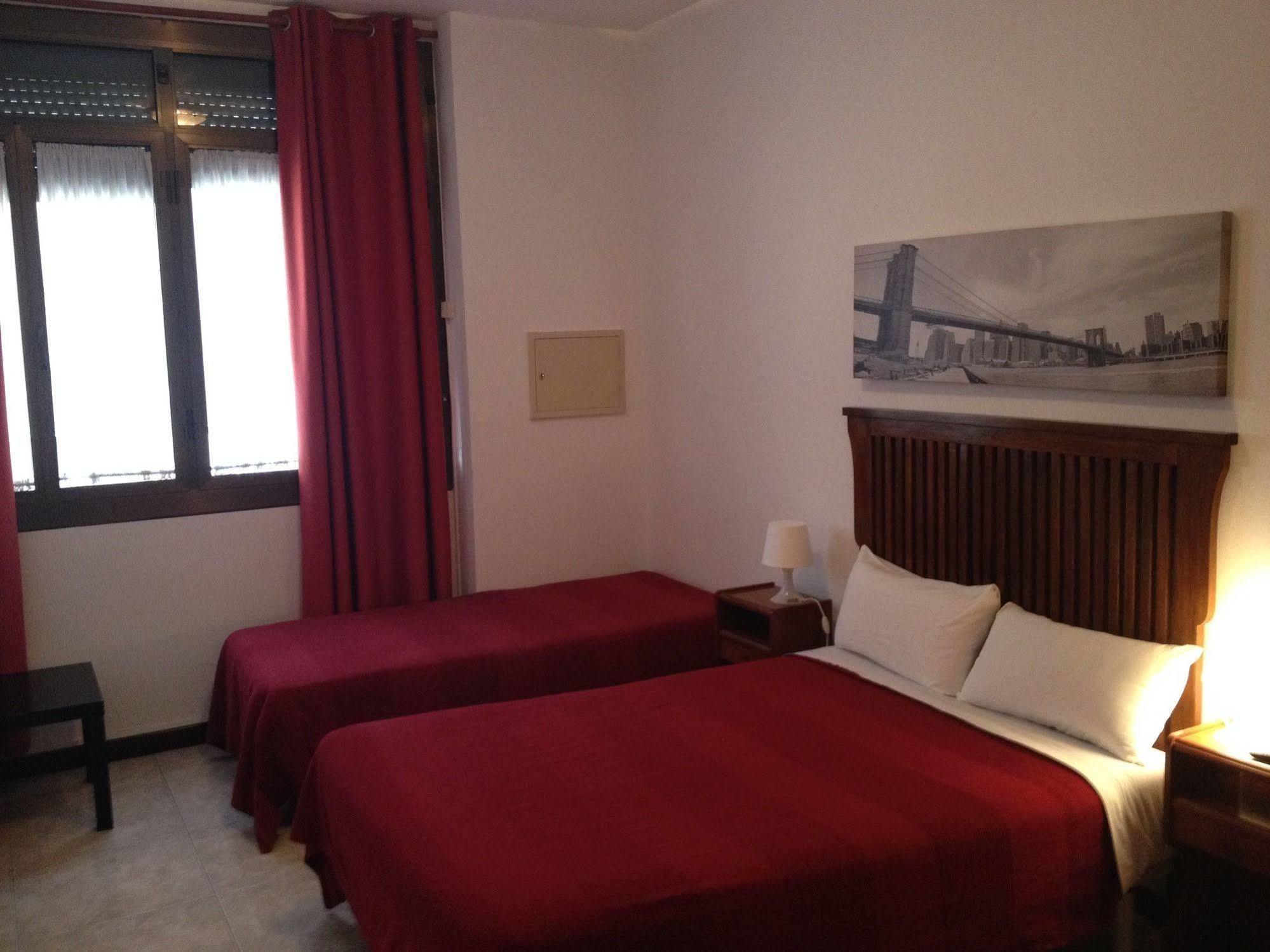 Hostal Absolut Centro - Barcelona — Fotos 1